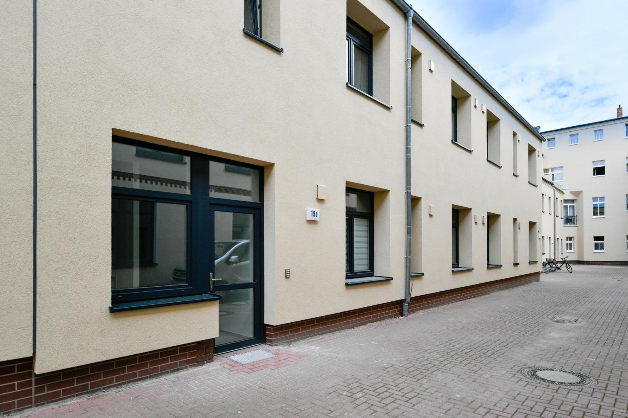 Ferienwohnungen Am Theater - Modern, Zentral Und Ruhig Mit Kueche, Waschtrockner, Netflix, Wlan Und Parkplatz- 2 Zimmer, 52 Qm Котбус Екстер'єр фото