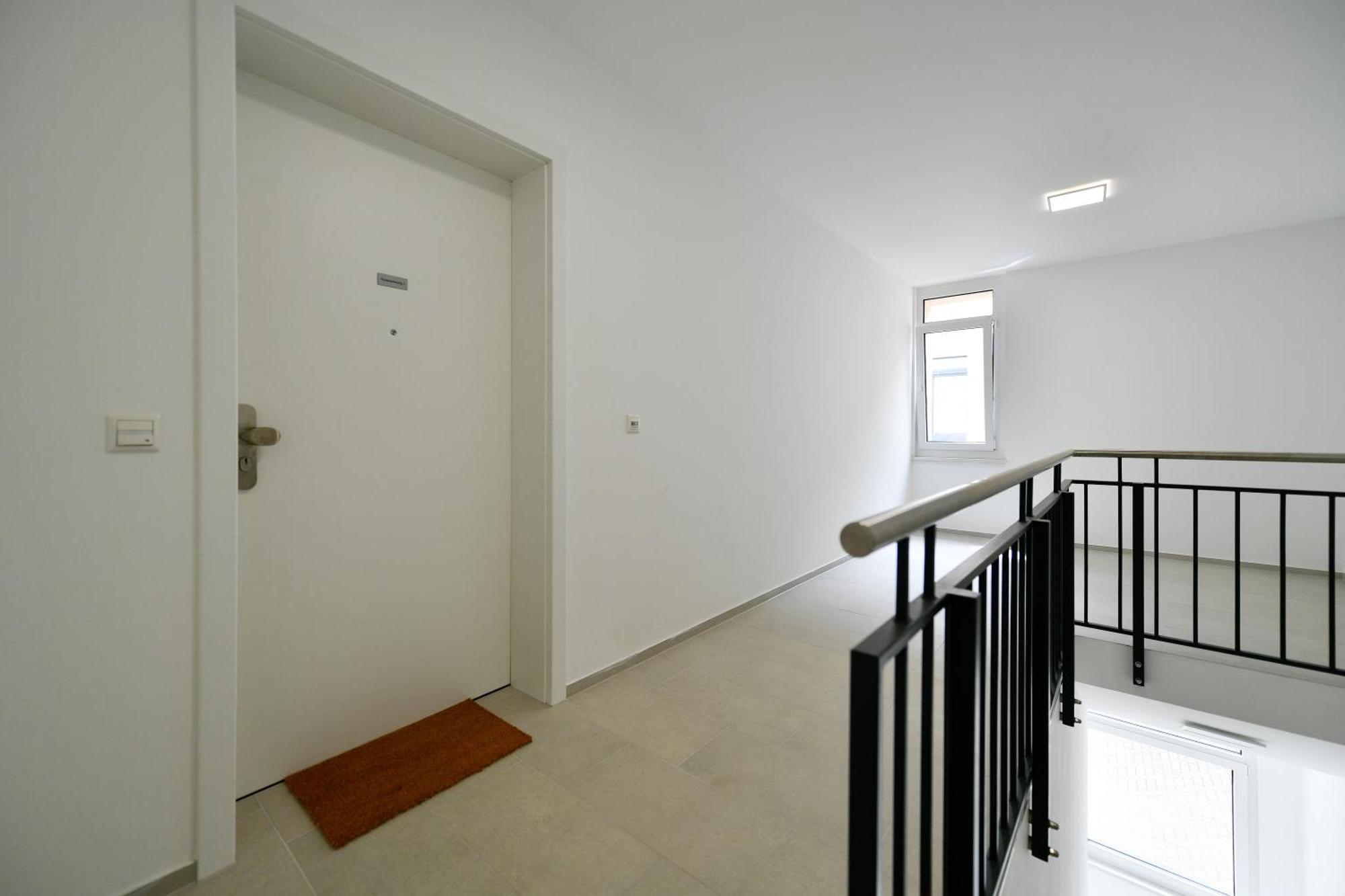 Ferienwohnungen Am Theater - Modern, Zentral Und Ruhig Mit Kueche, Waschtrockner, Netflix, Wlan Und Parkplatz- 2 Zimmer, 52 Qm Котбус Номер фото